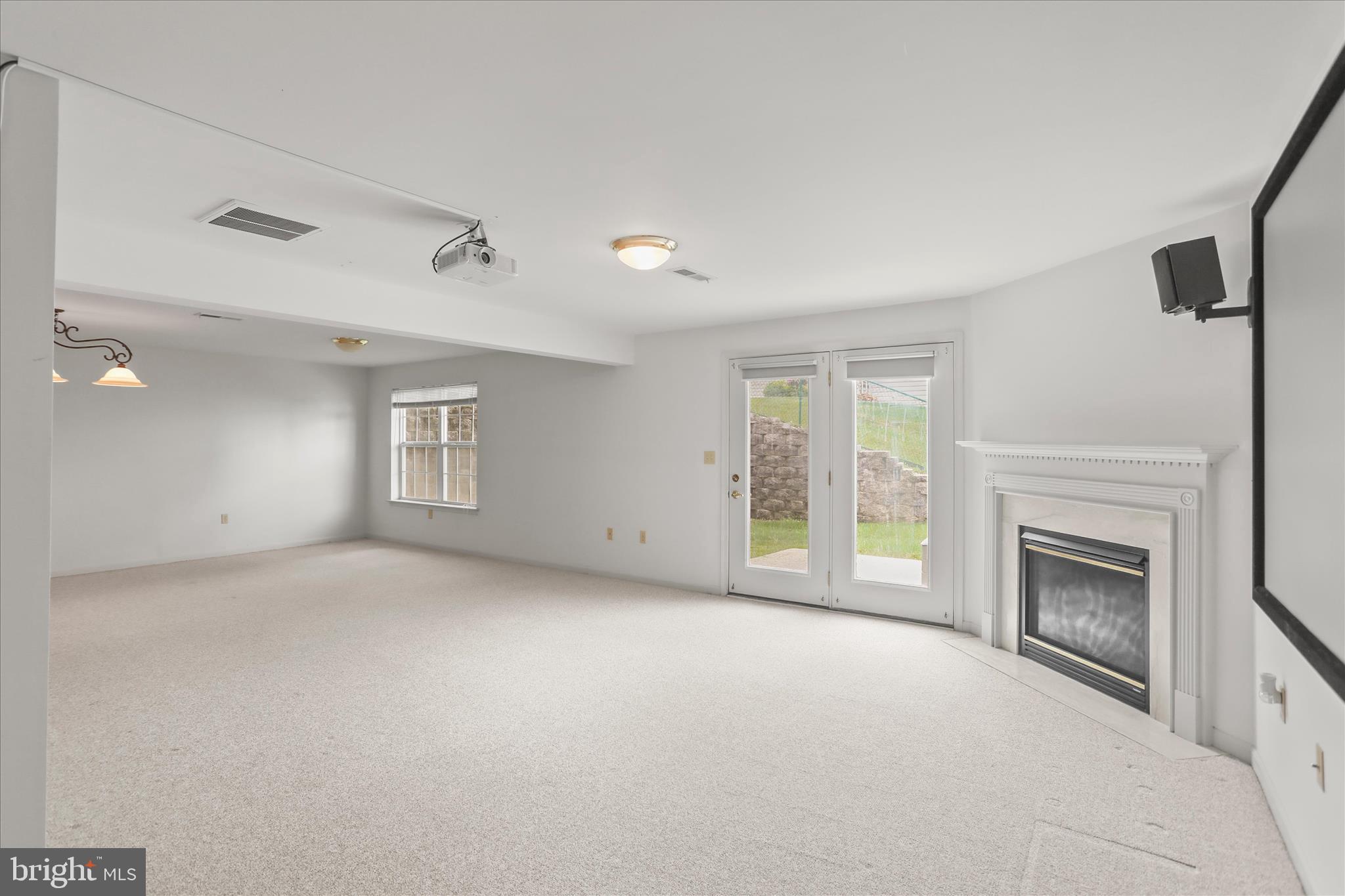 EQUINE MEADOWS - Residential