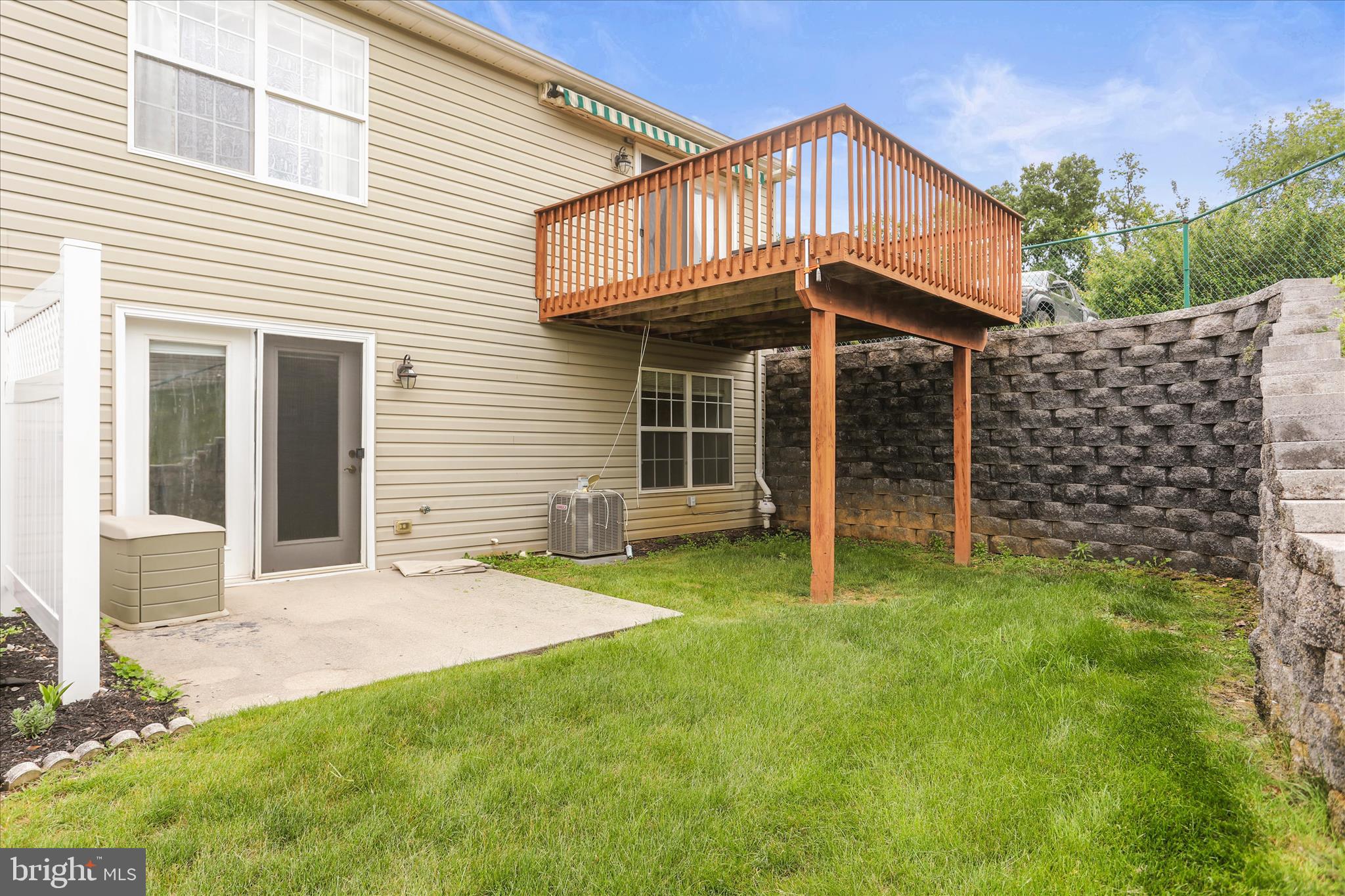 EQUINE MEADOWS - Residential