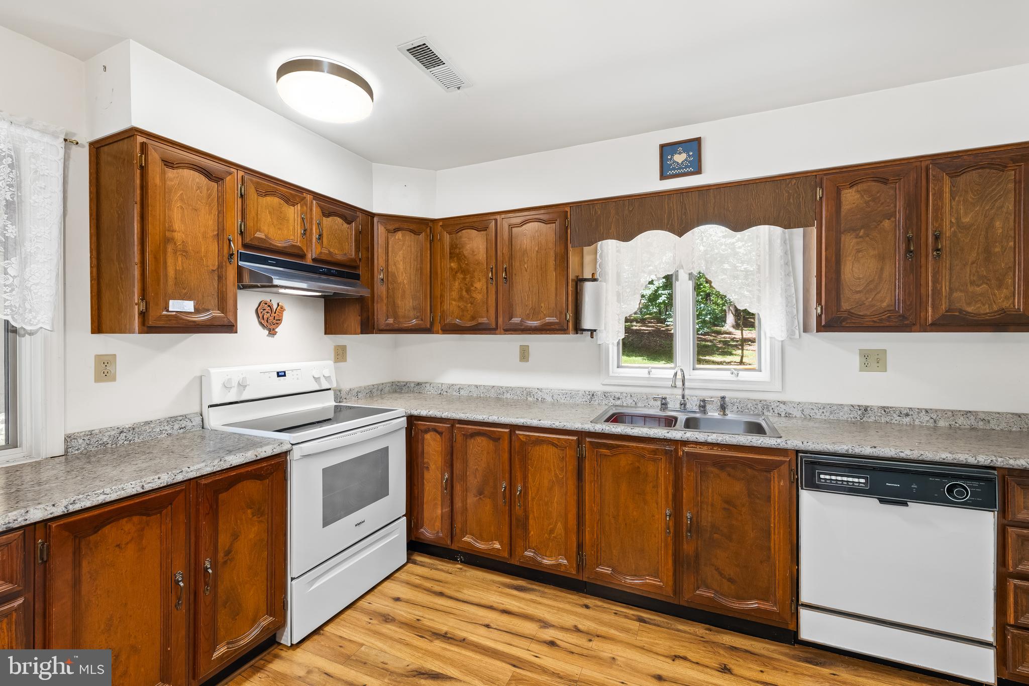 BOTH WATERS ESTATES - Residential