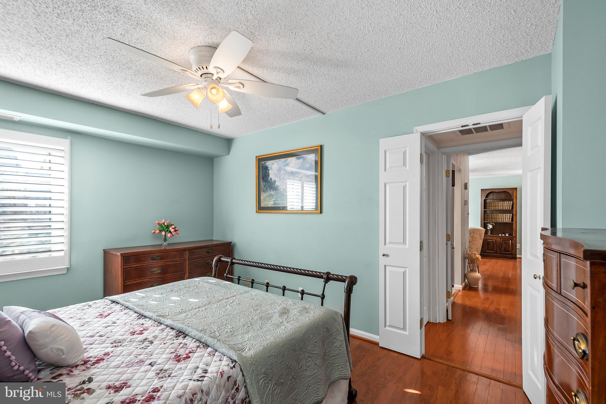 VISTAS OF VIENNA CONDOMINIUMS - Residential