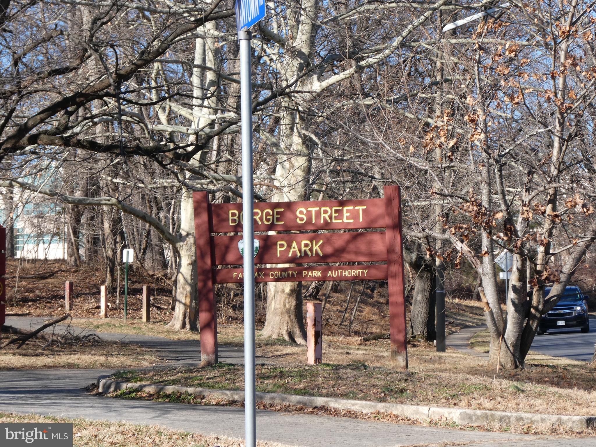 VISTAS OF VIENNA CONDOMINIUMS - Residential