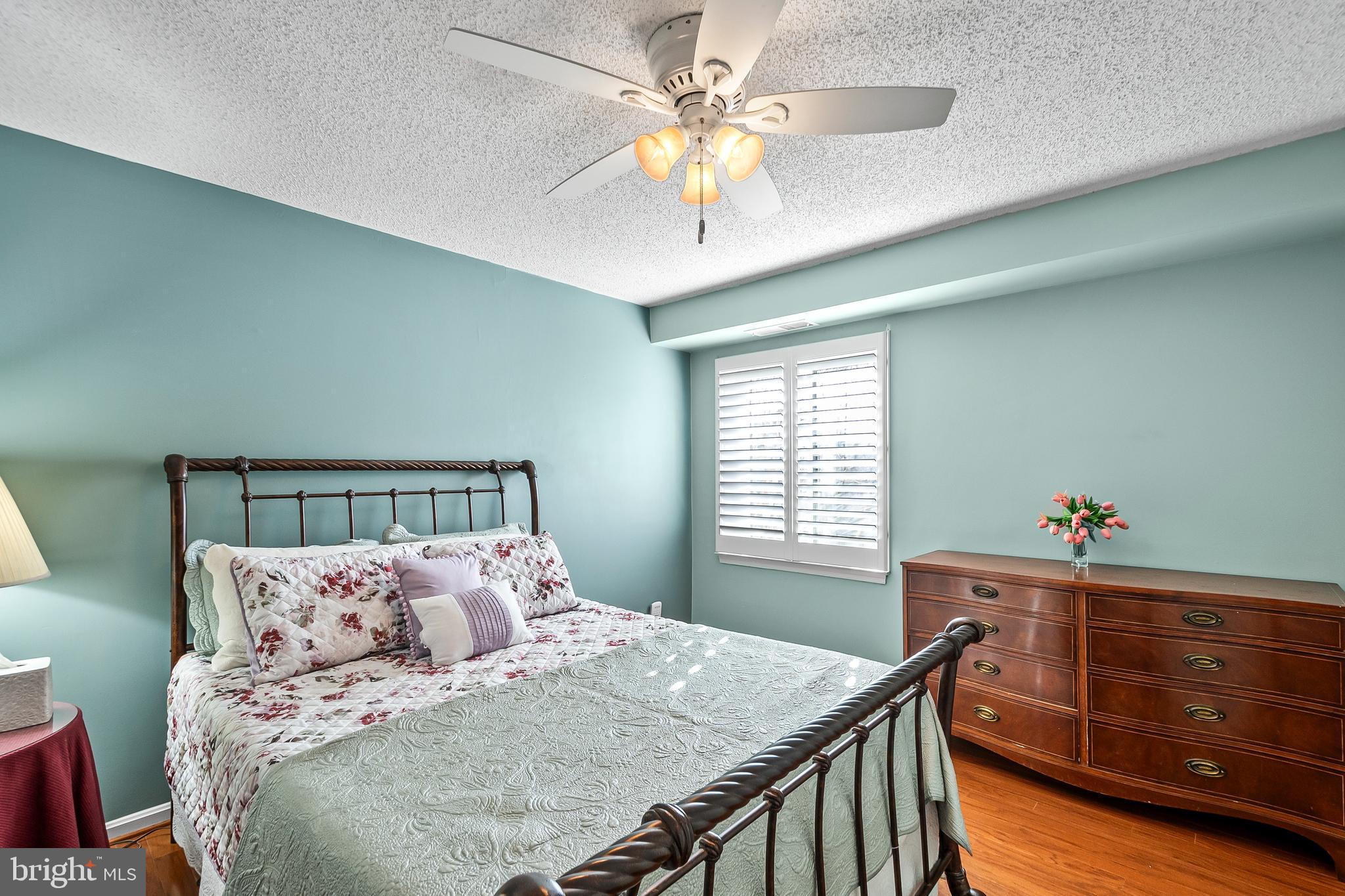 VISTAS OF VIENNA CONDOMINIUMS - Residential