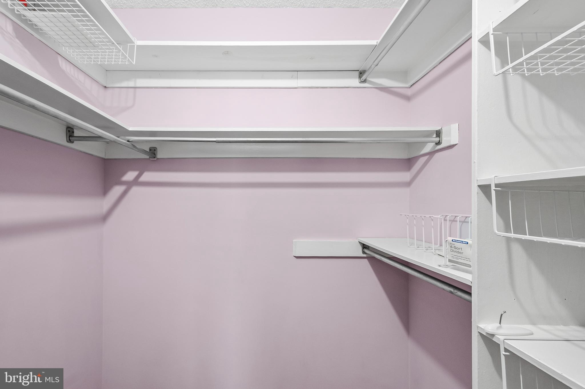 VISTAS OF VIENNA CONDOMINIUMS - Residential