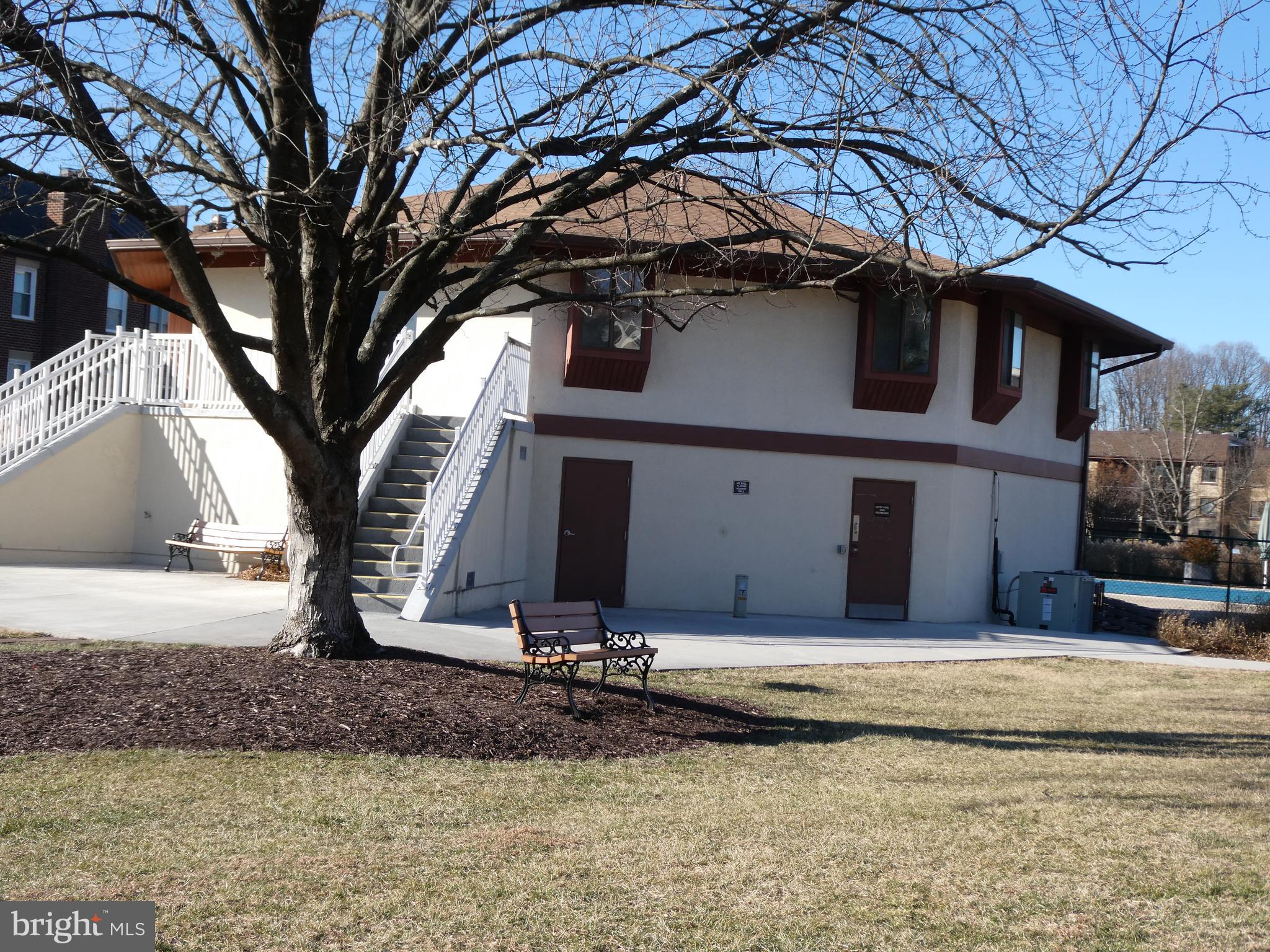 VISTAS OF VIENNA CONDOMINIUMS - Residential