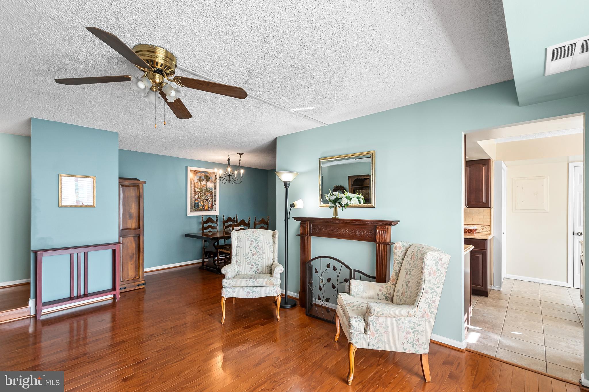 VISTAS OF VIENNA CONDOMINIUMS - Residential