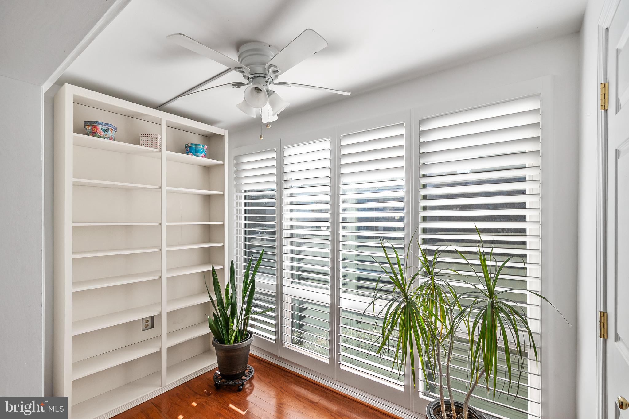 VISTAS OF VIENNA CONDOMINIUMS - Residential