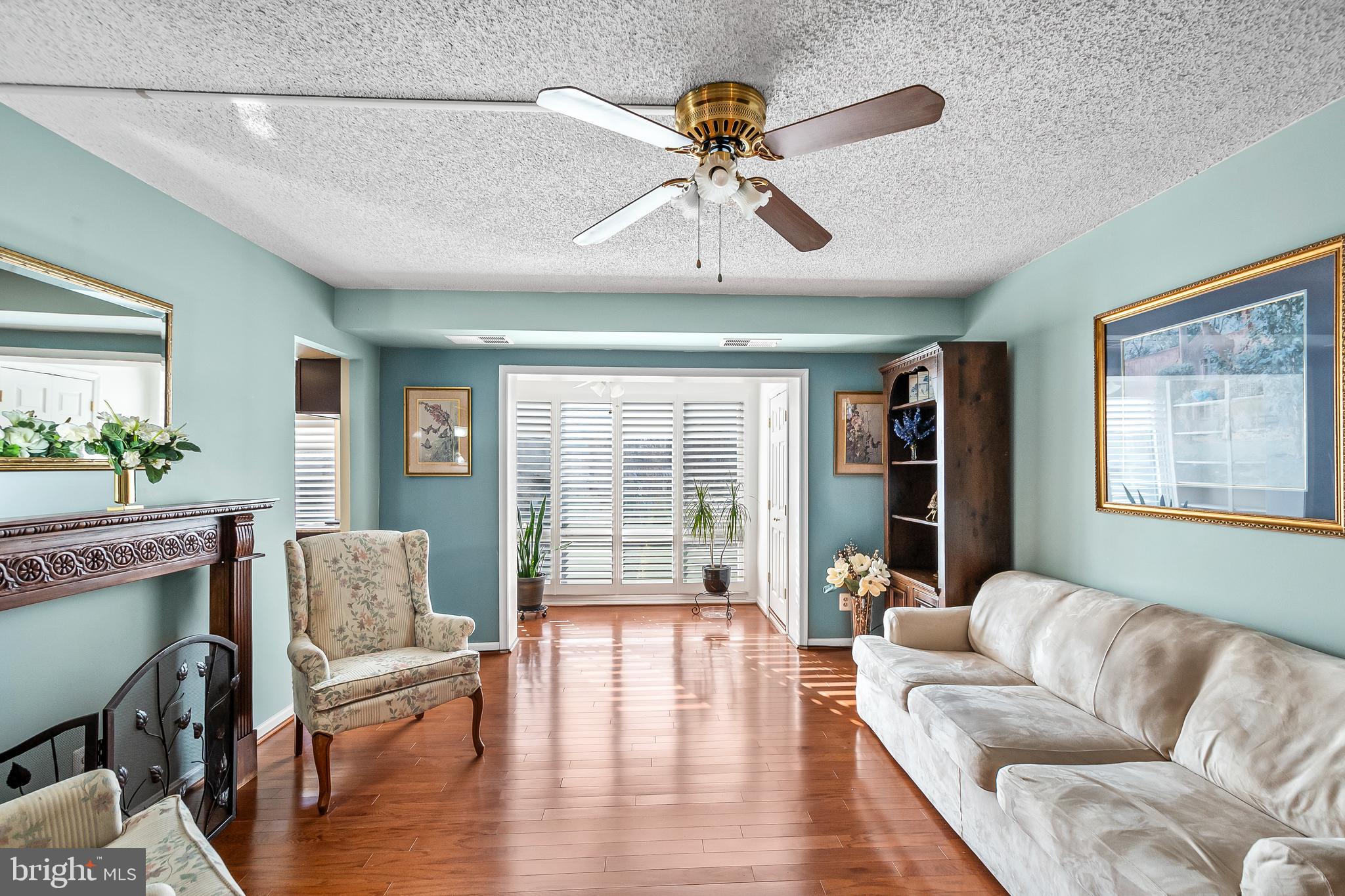 VISTAS OF VIENNA CONDOMINIUMS - Residential