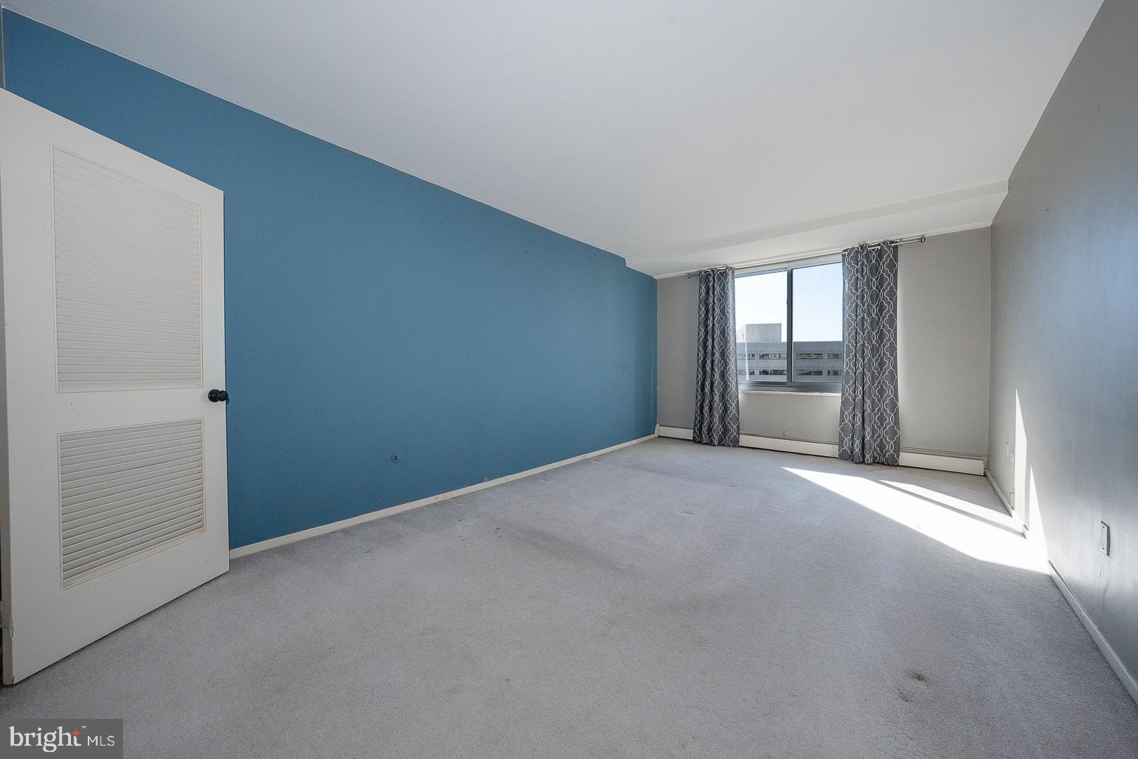 PRESIDENTIAL ESTS - Residential Lease