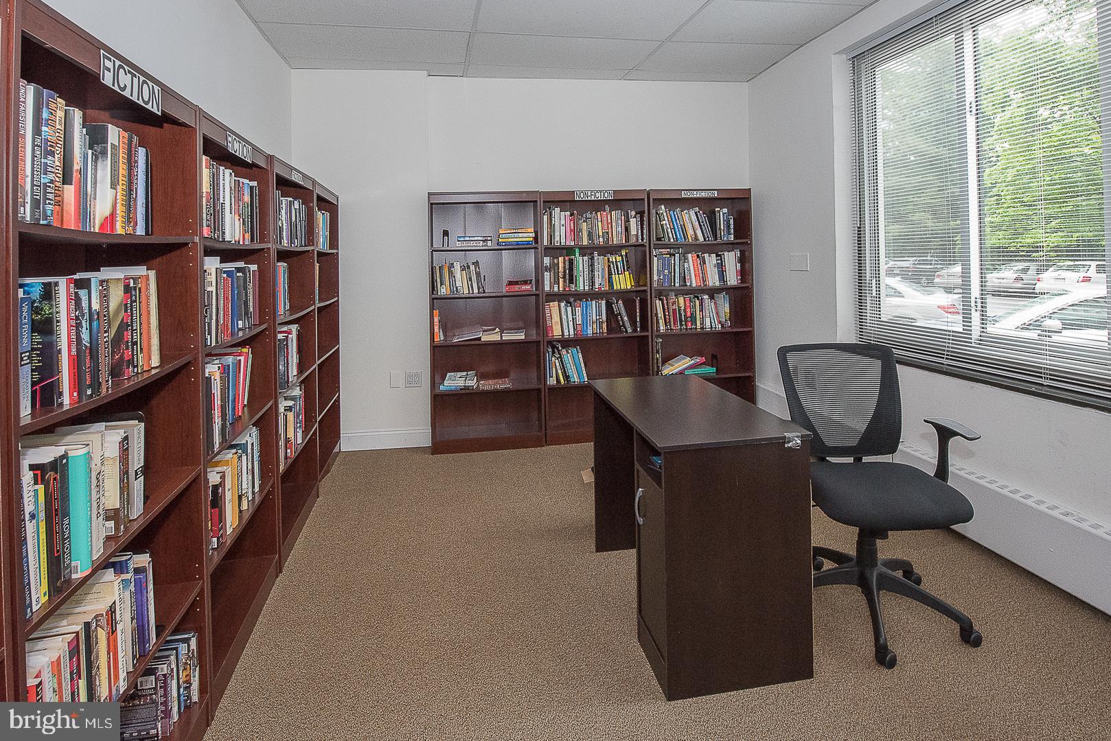 PRESIDENTIAL ESTS - Residential Lease