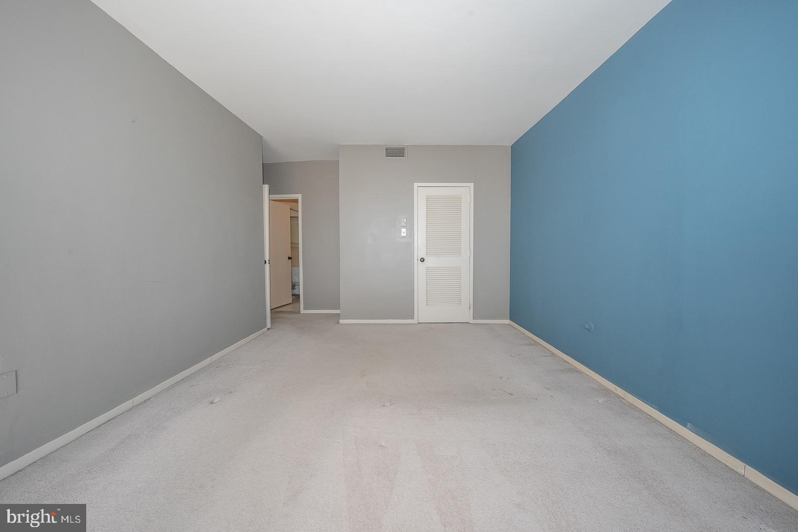 PRESIDENTIAL ESTS - Residential Lease