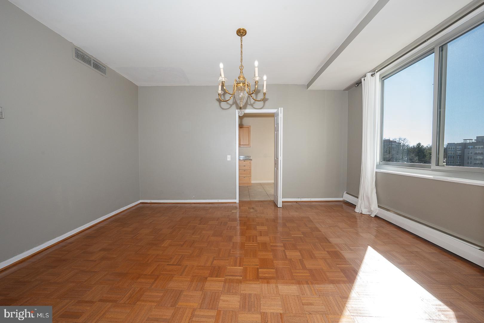 PRESIDENTIAL ESTS - Residential Lease