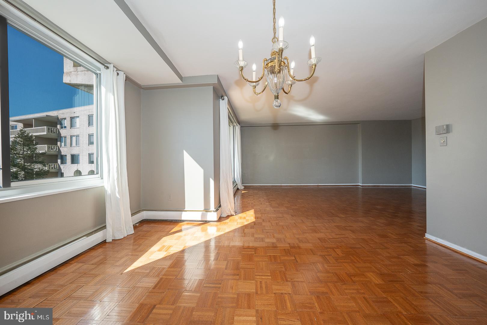 PRESIDENTIAL ESTS - Residential Lease