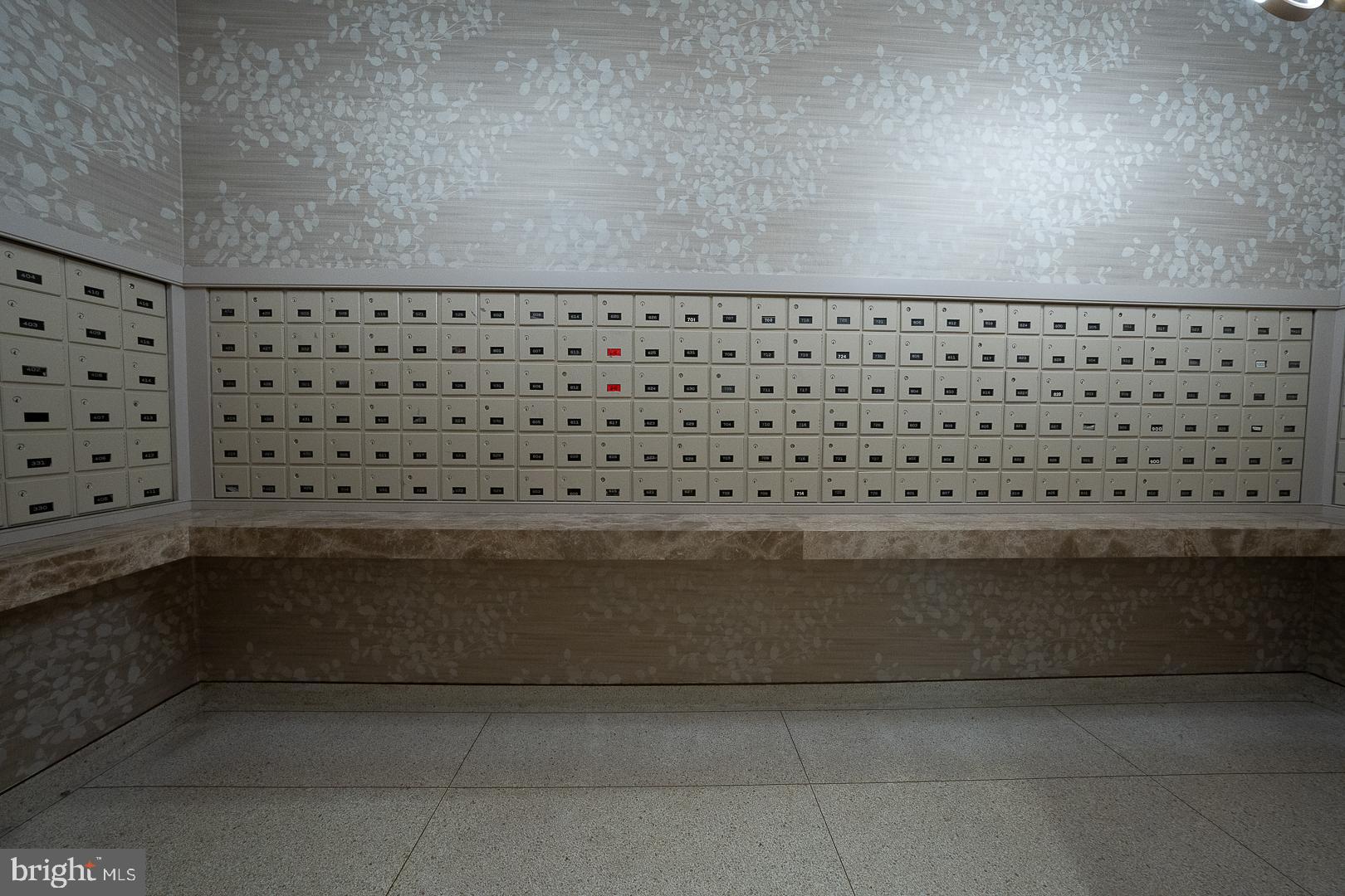 PRESIDENTIAL ESTS - Residential Lease