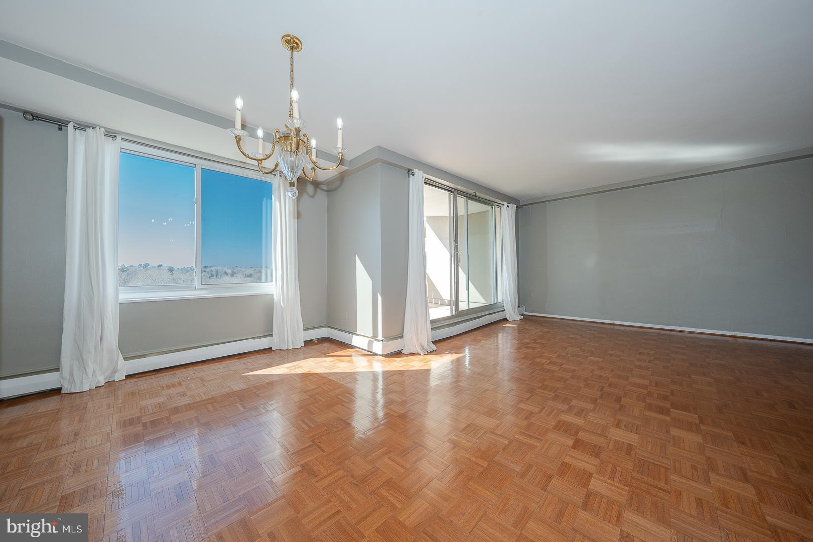 PRESIDENTIAL ESTS - Residential Lease