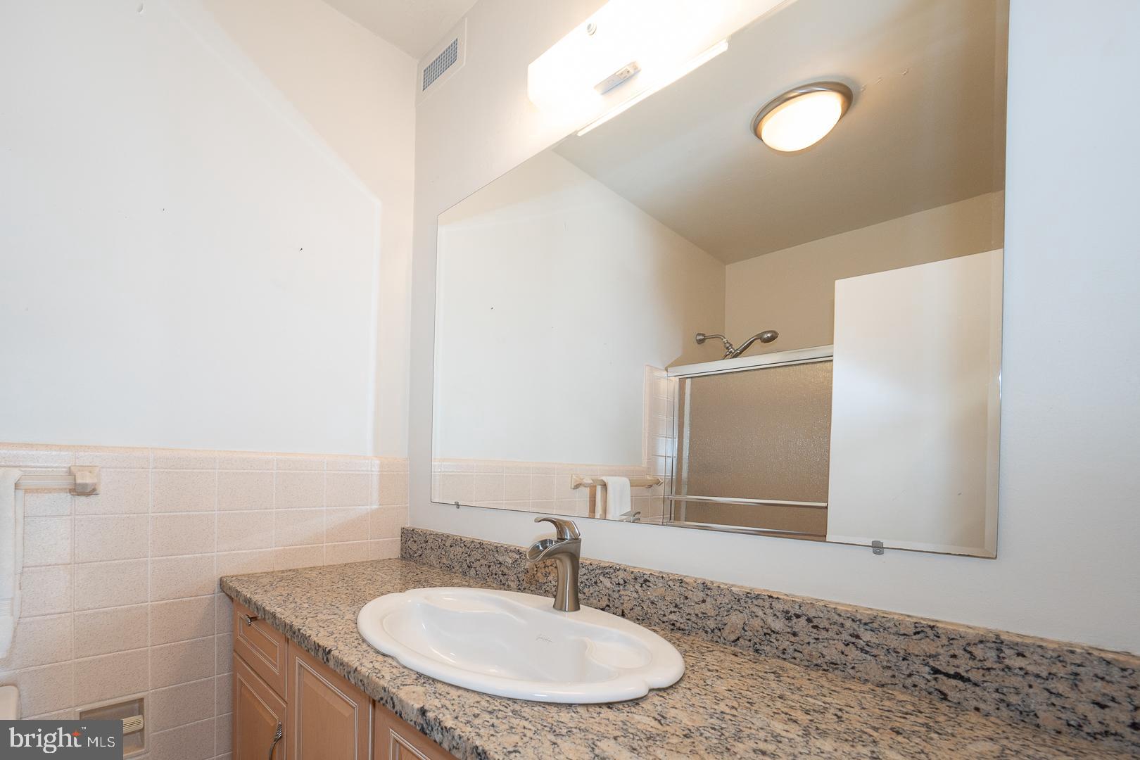 PRESIDENTIAL ESTS - Residential Lease