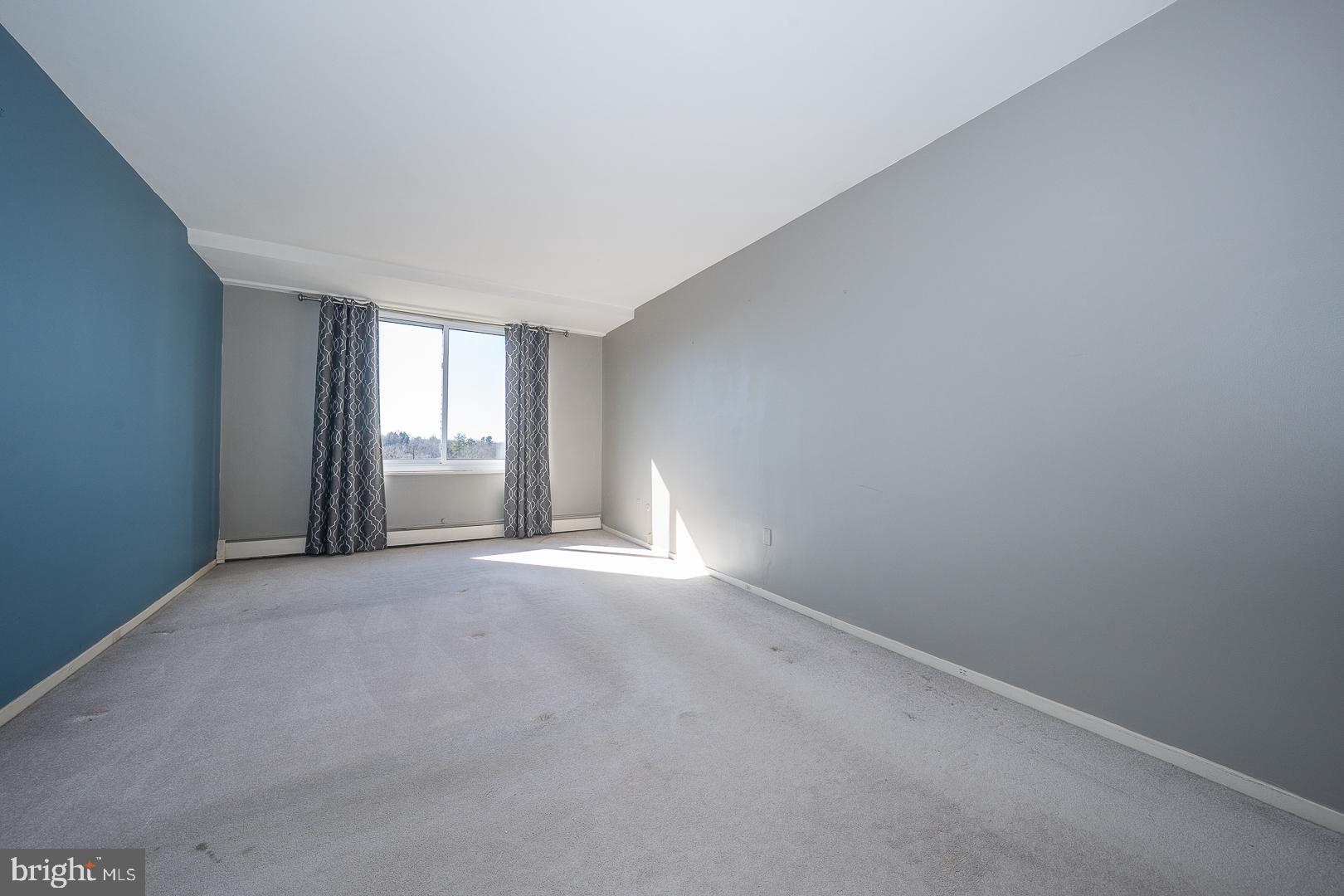 PRESIDENTIAL ESTS - Residential Lease