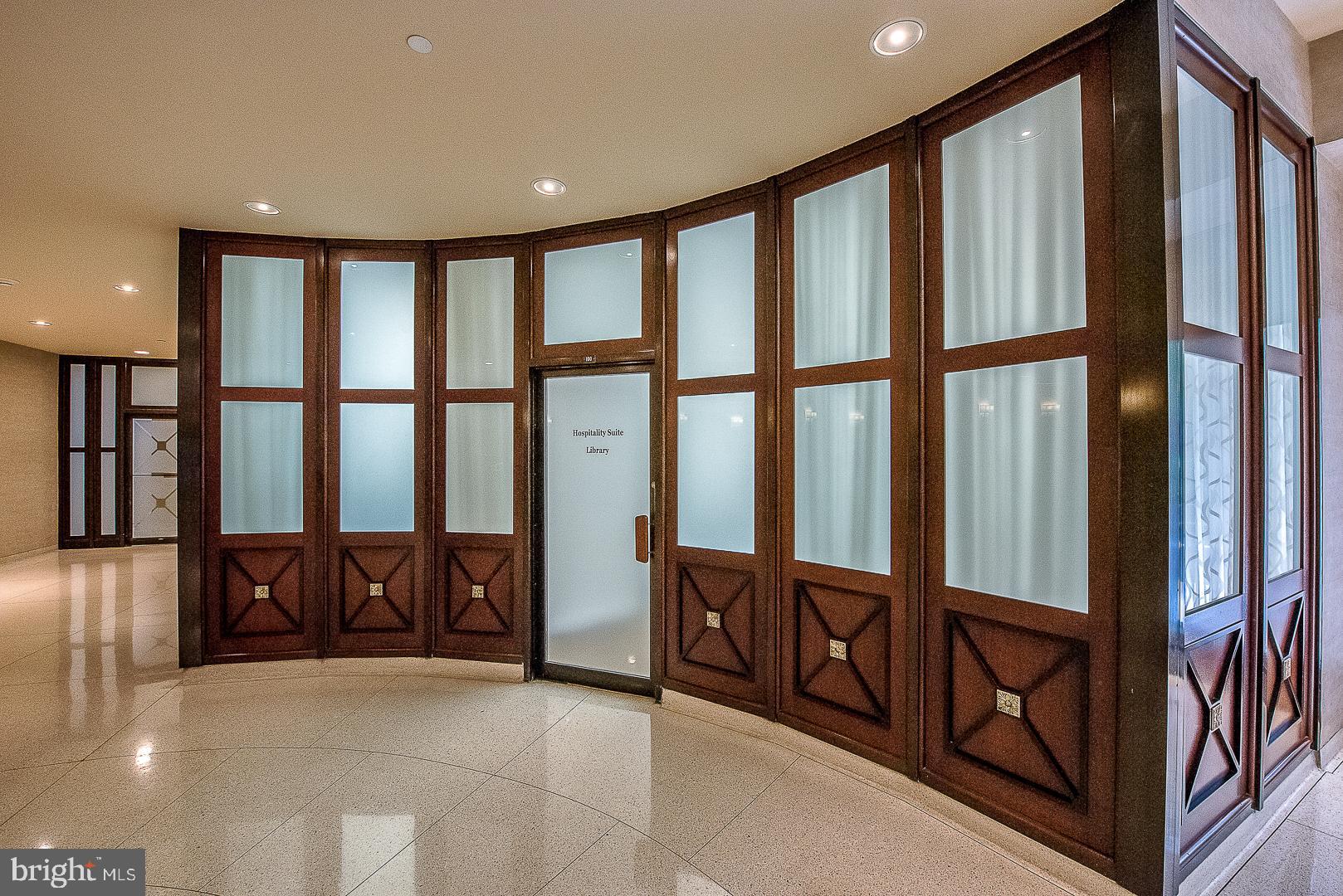 PRESIDENTIAL ESTS - Residential Lease