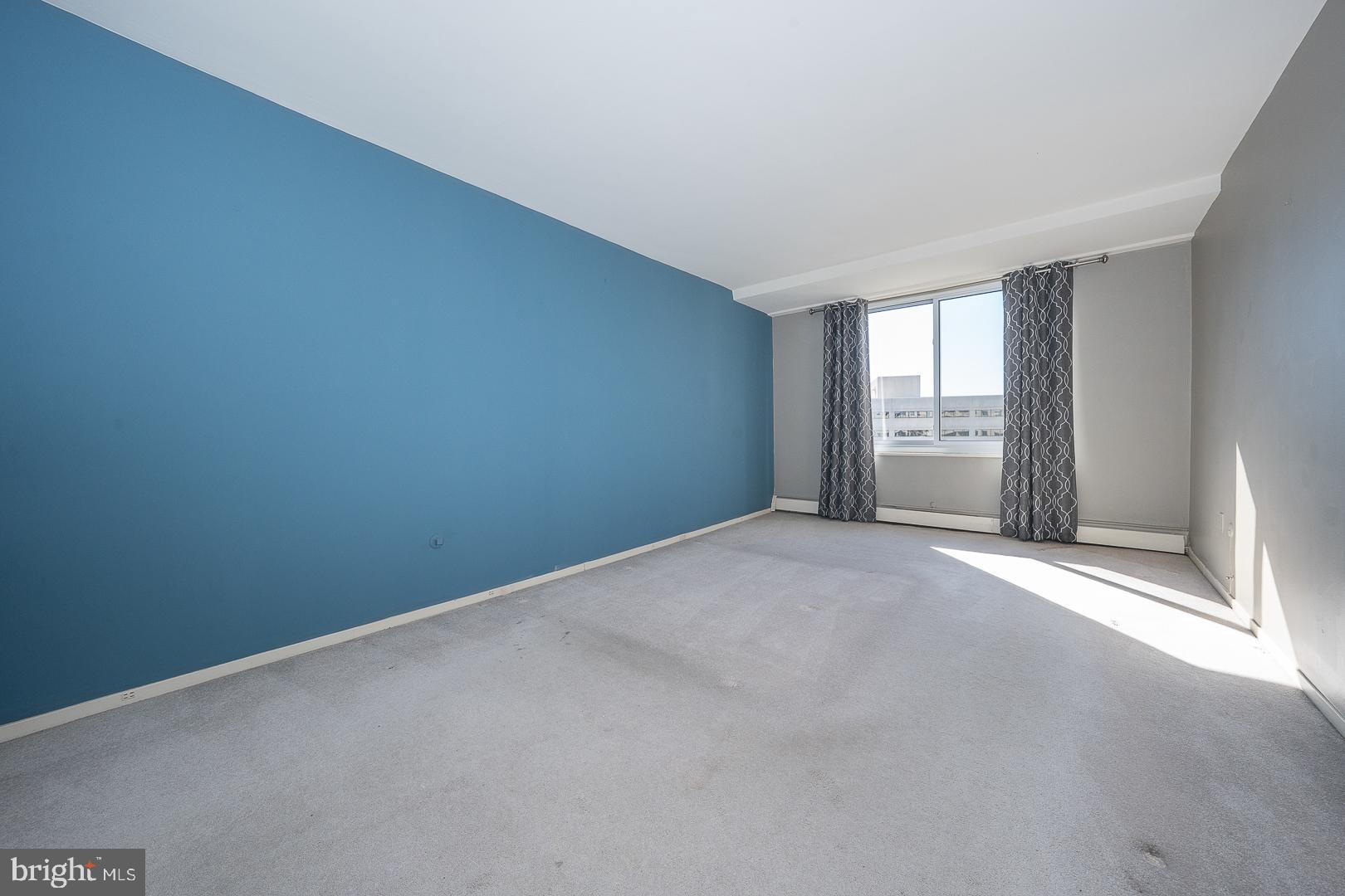 PRESIDENTIAL ESTS - Residential Lease