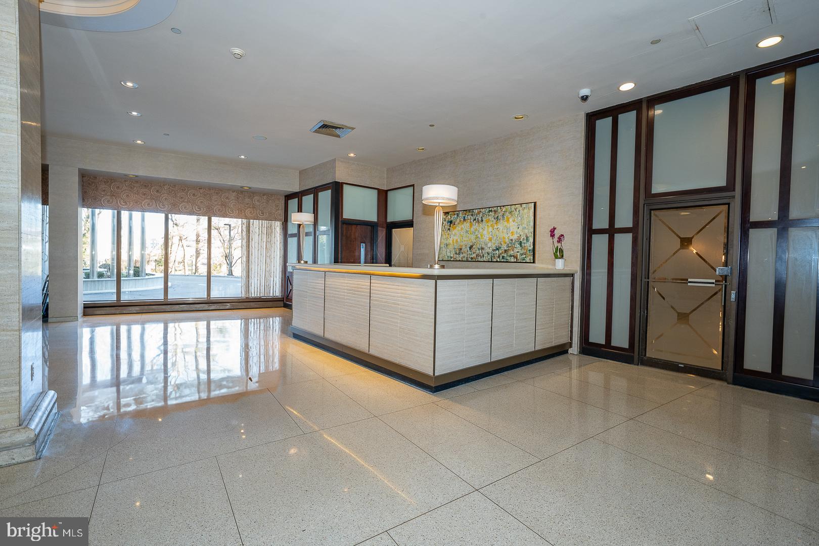 PRESIDENTIAL ESTS - Residential Lease