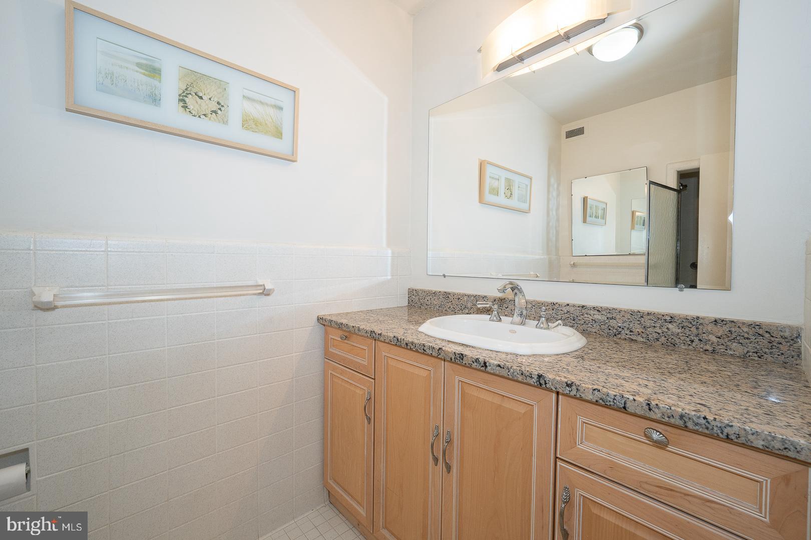 PRESIDENTIAL ESTS - Residential Lease