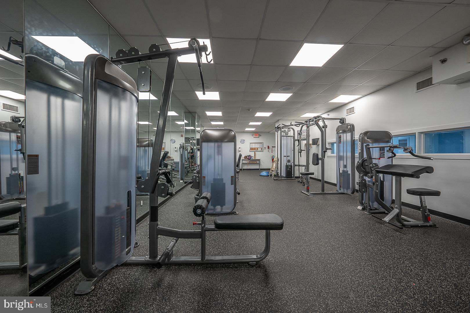 PRESIDENTIAL ESTS - Residential Lease