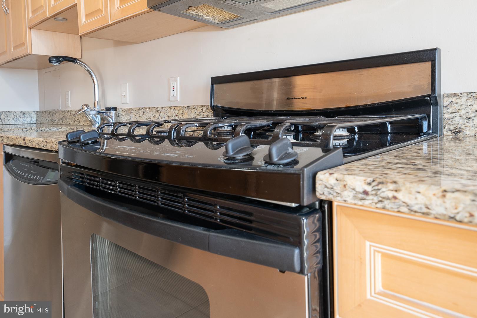 PRESIDENTIAL ESTS - Residential Lease