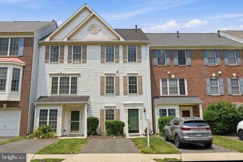 Photo of 45428 Oak Trail Square, STERLING, VA 20164 (MLS # VALO2128636)