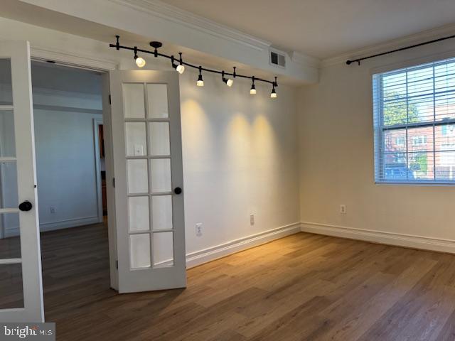 COLONIAL VILLAGE - Residential Lease