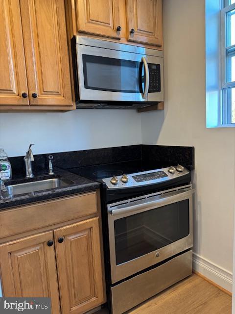 COLONIAL VILLAGE - Residential Lease