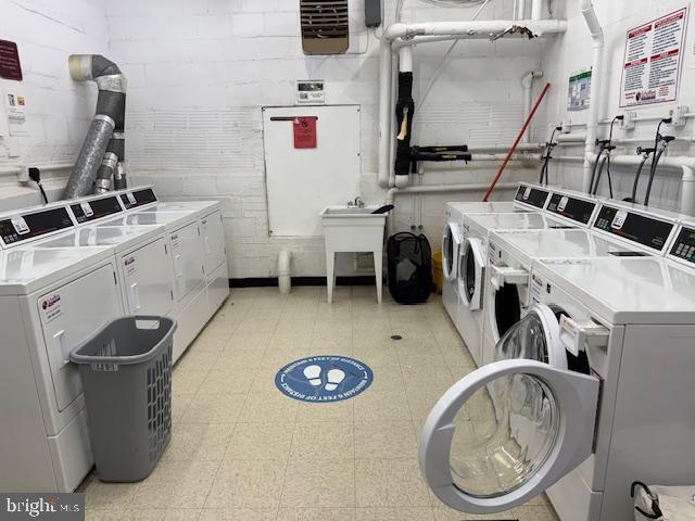 COLONIAL VILLAGE - Residential Lease