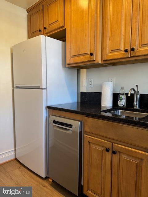 COLONIAL VILLAGE - Residential Lease