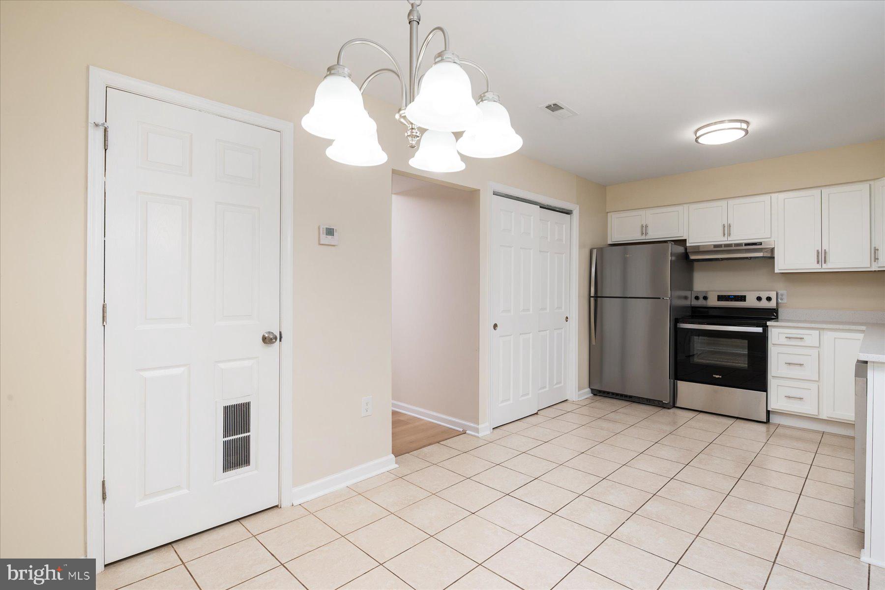 ROSECROFT VILLAGE PLAT T - Residential