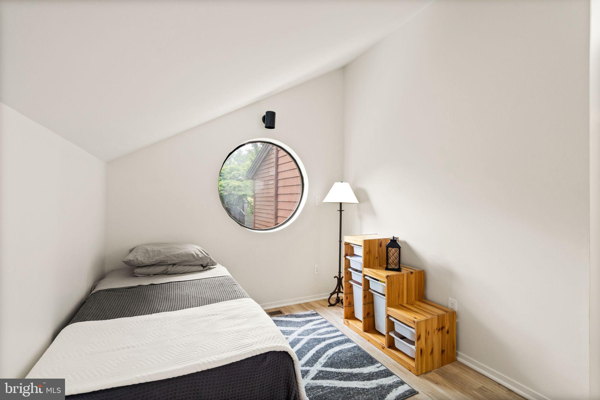 RESTON - Residential Lease