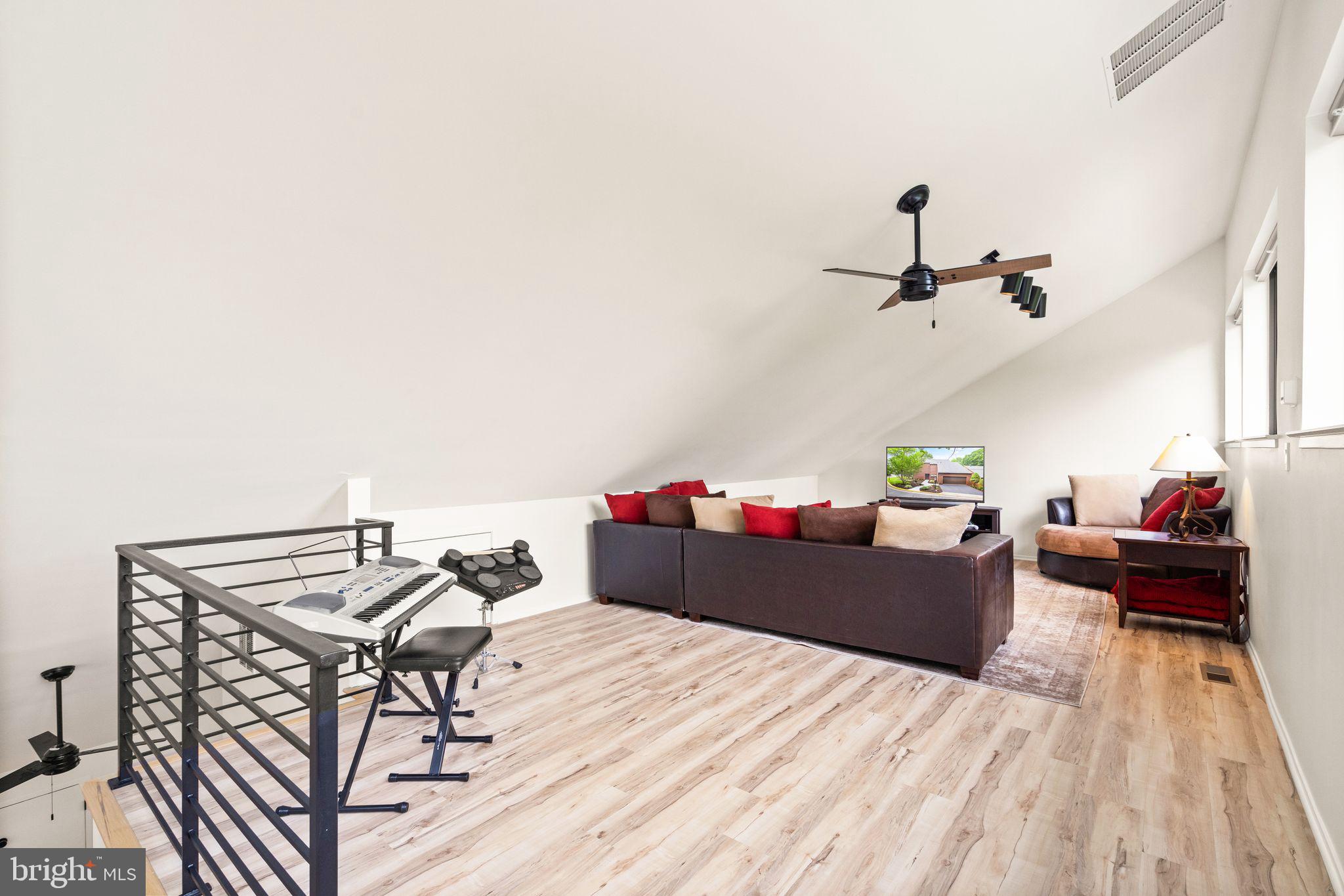 RESTON - Residential Lease