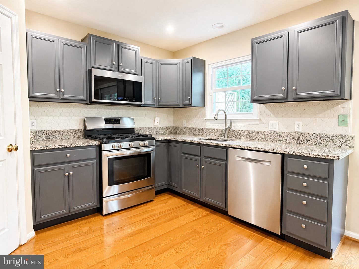 6556 RIDGEBORNE DRIVE