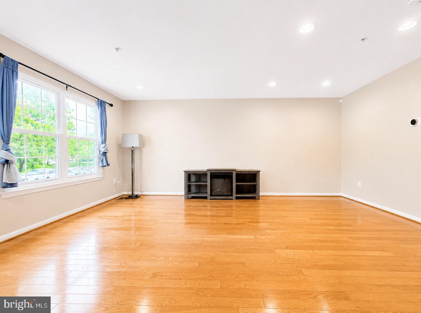 6556 RIDGEBORNE DRIVE