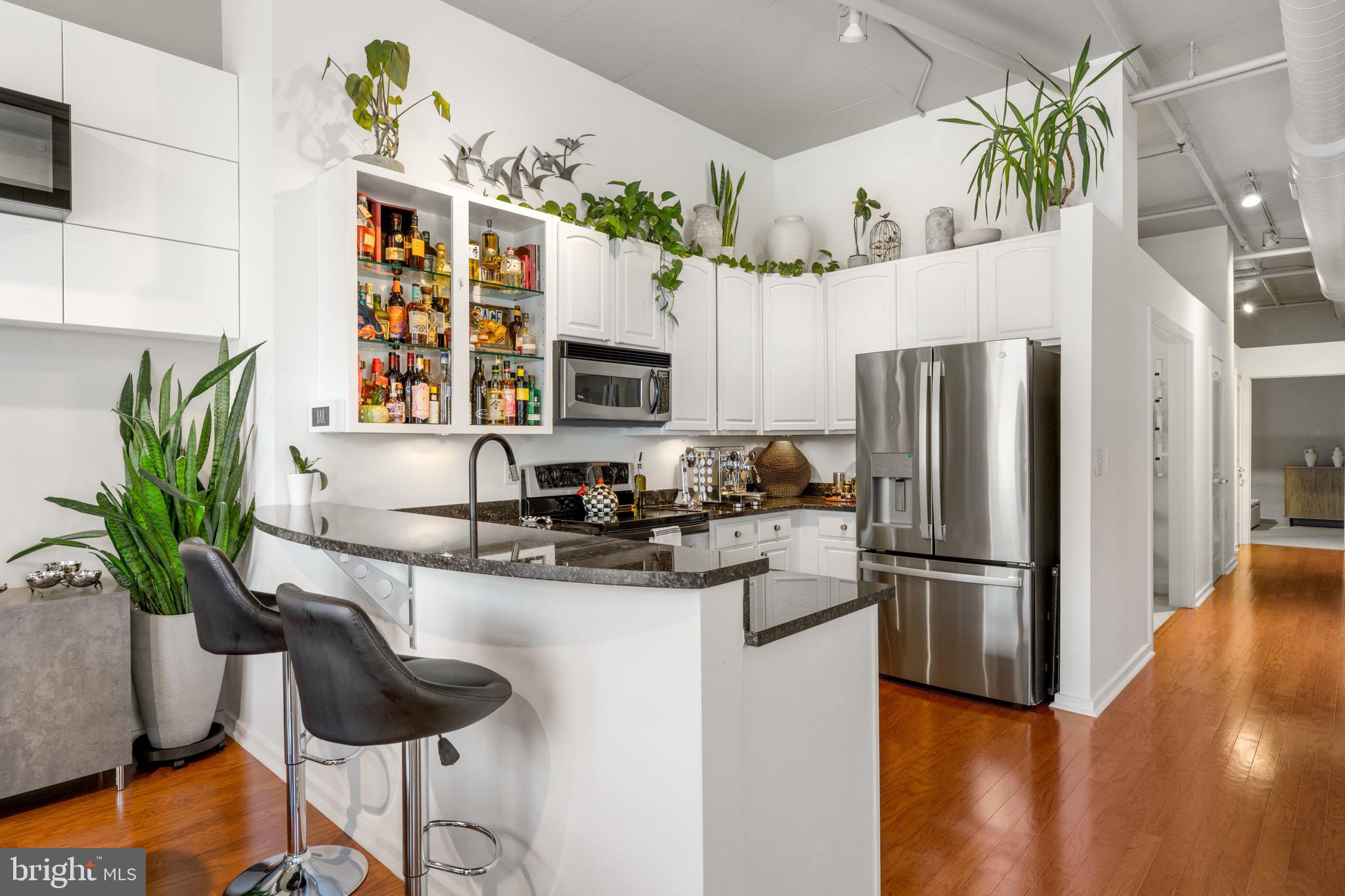113 N BREAD STREET 00 3A6