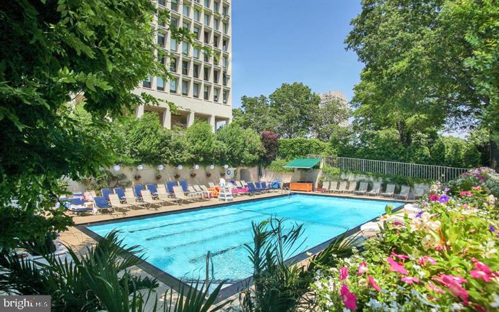 SOCIETY HILL - Residential