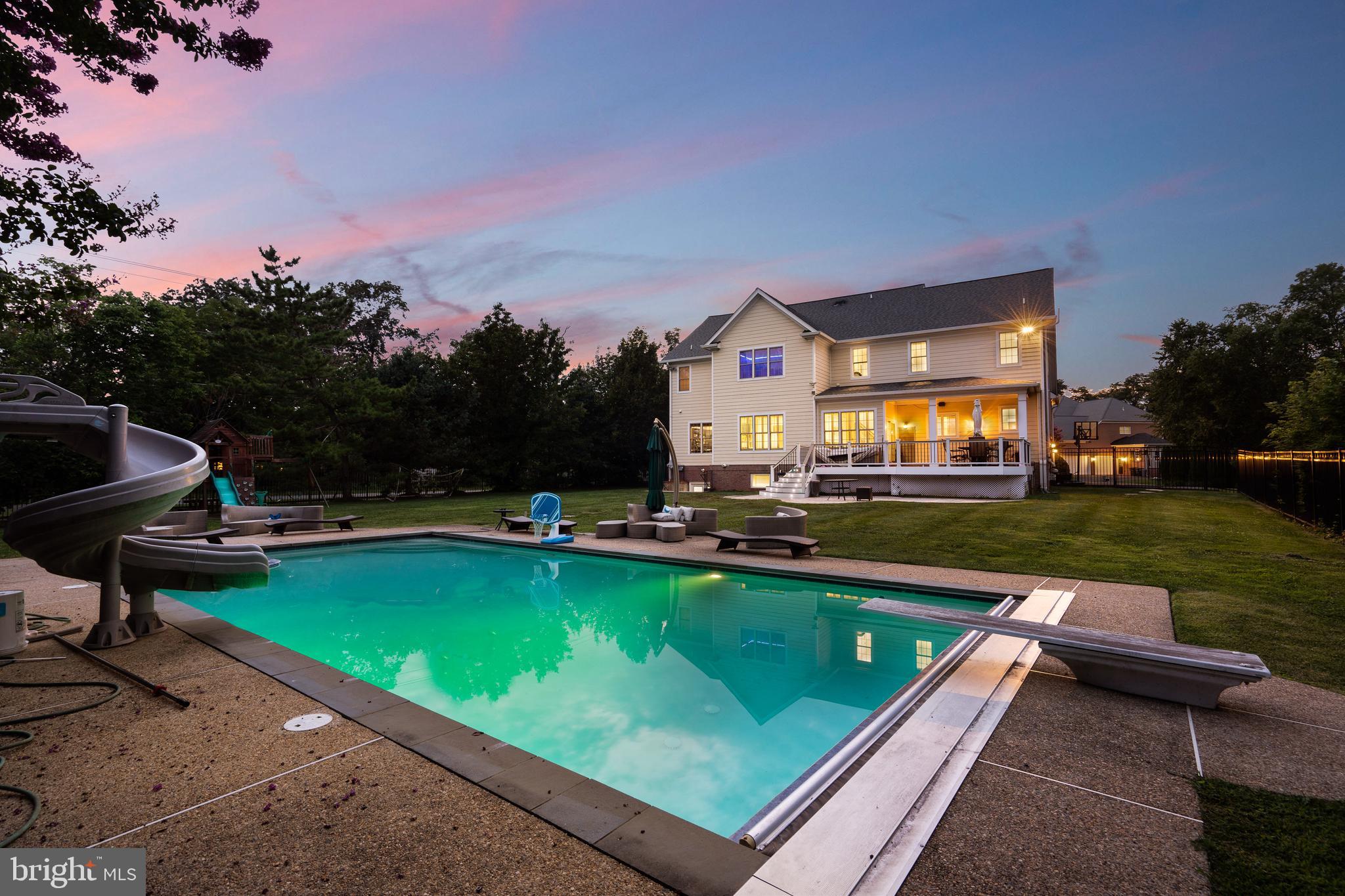 THOMPSONS CREST - Residential