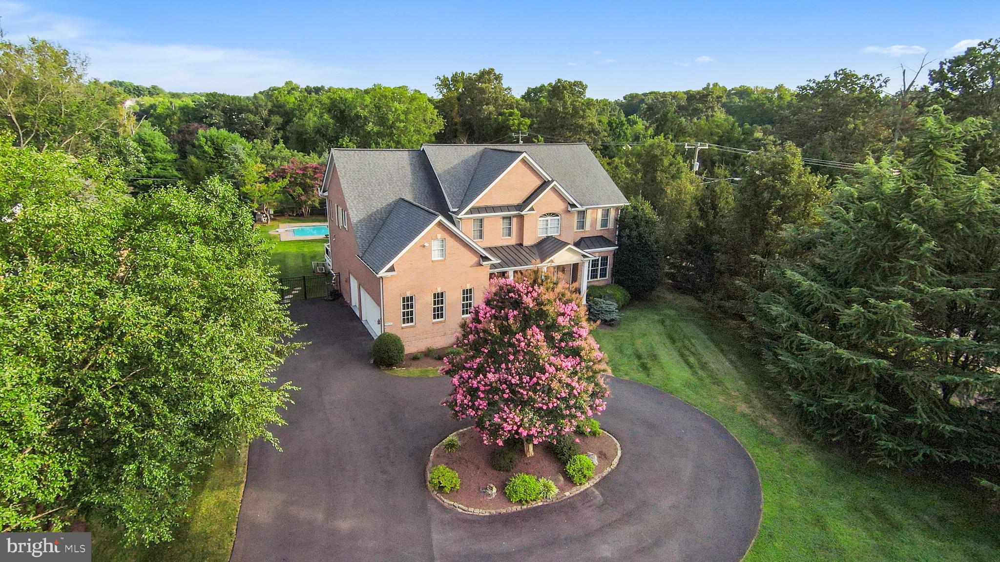 THOMPSONS CREST - Residential