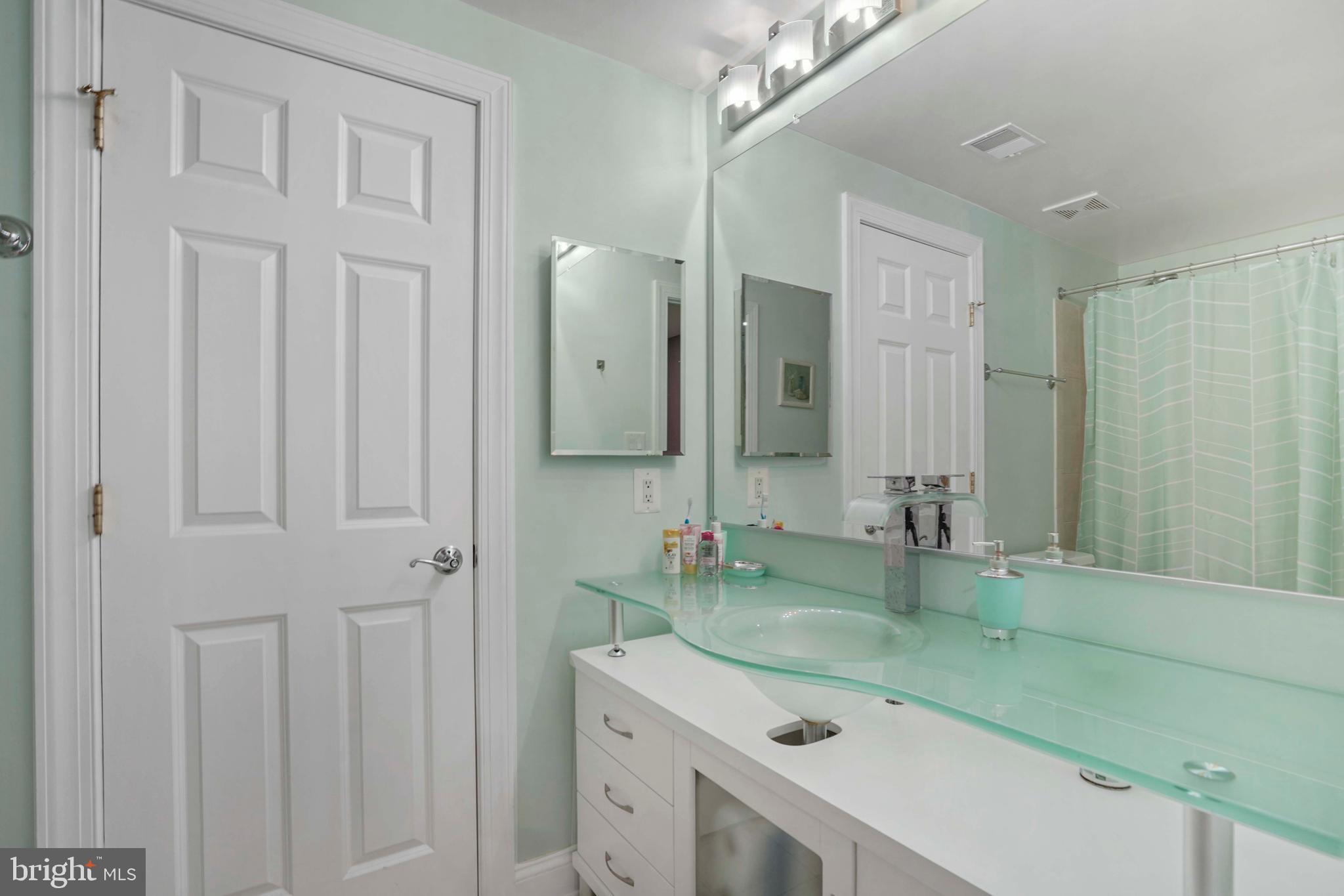 THOMPSONS CREST - Residential