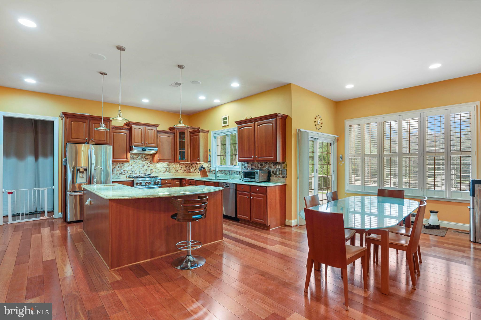 THOMPSONS CREST - Residential