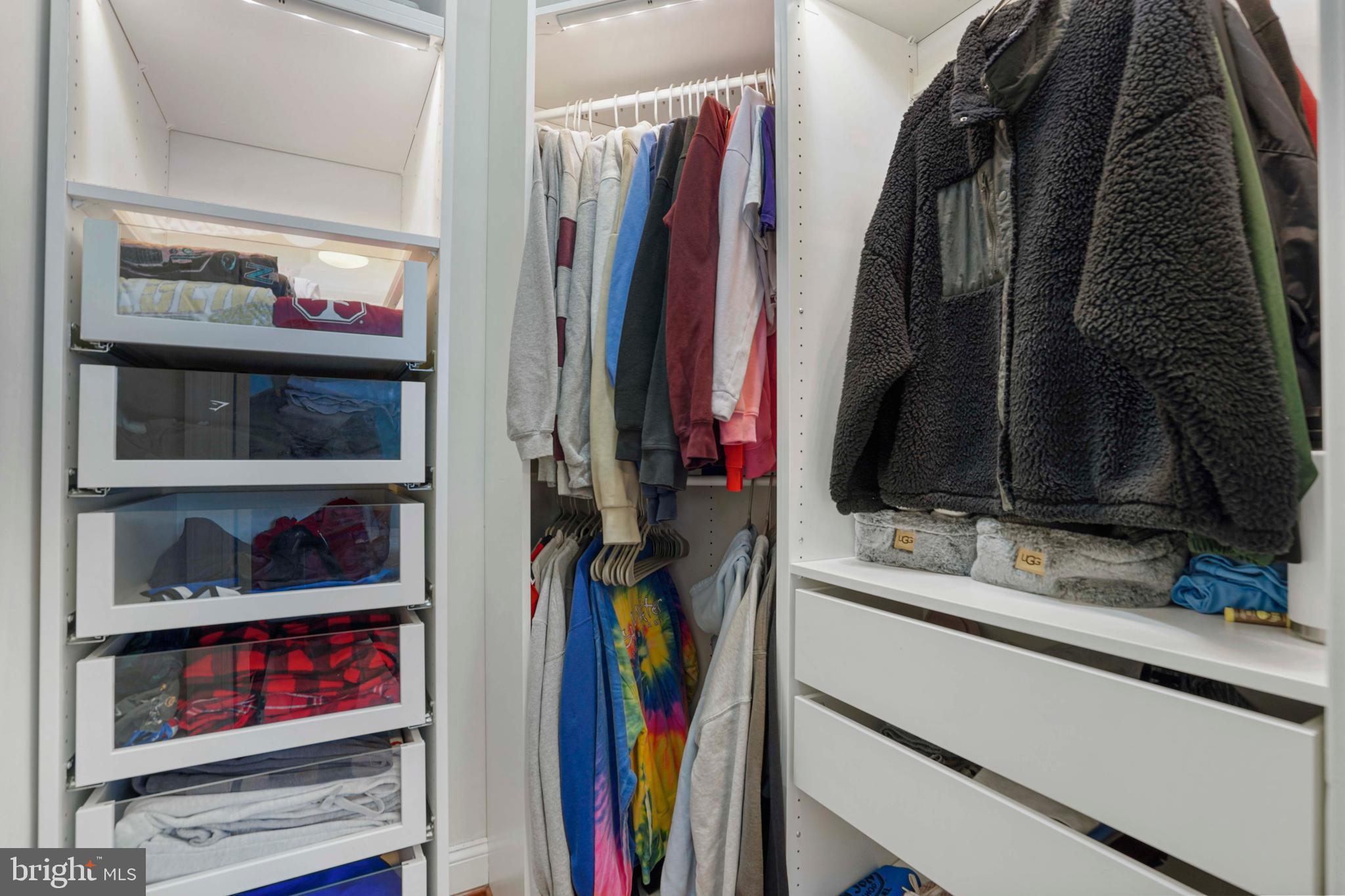 THOMPSONS CREST - Residential