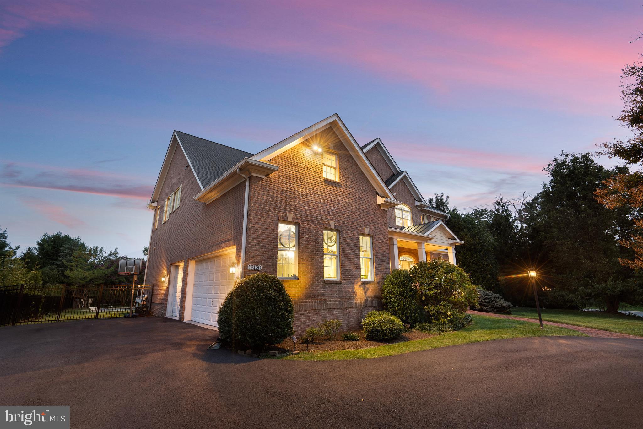 THOMPSONS CREST - Residential