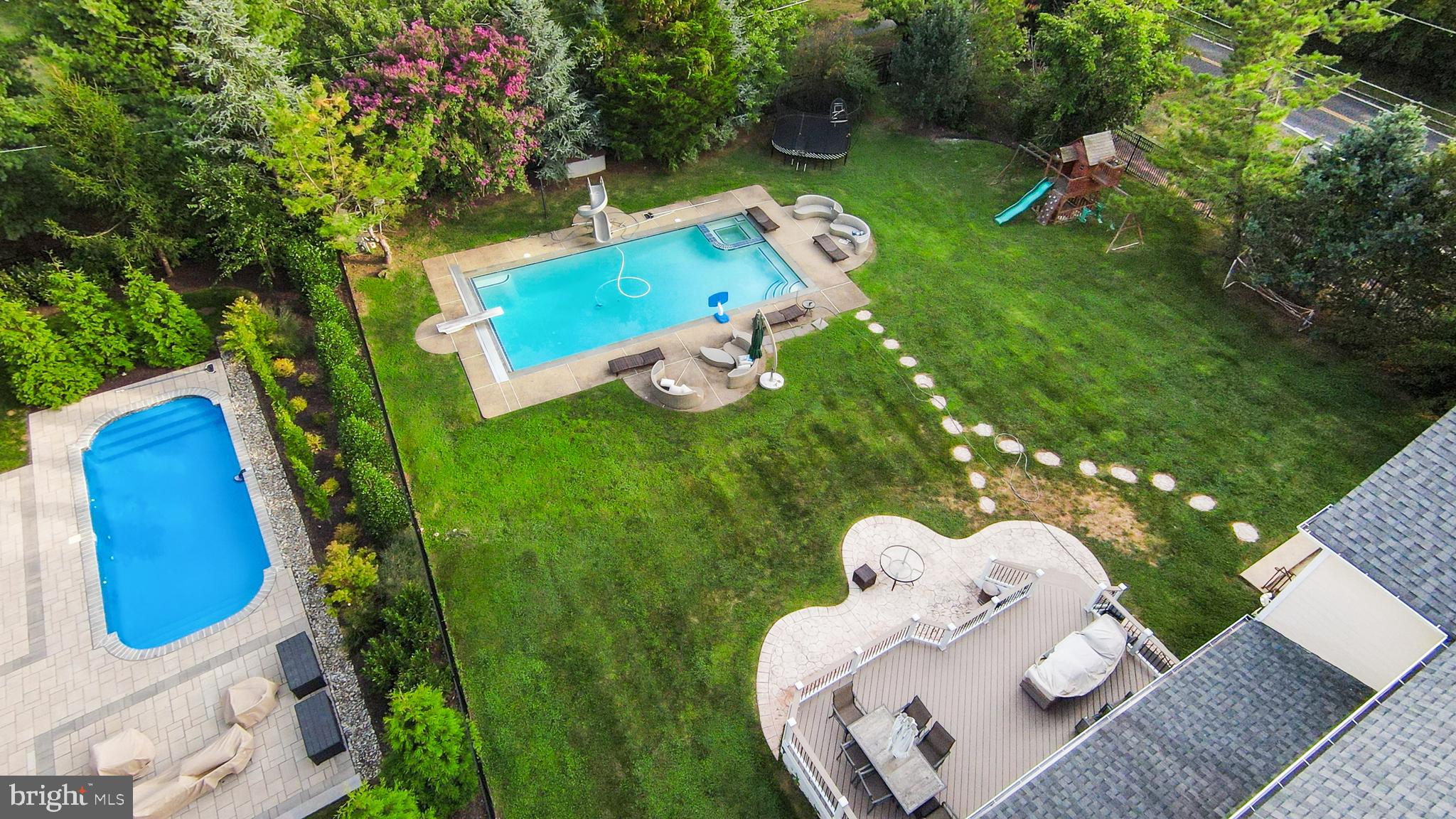 THOMPSONS CREST - Residential