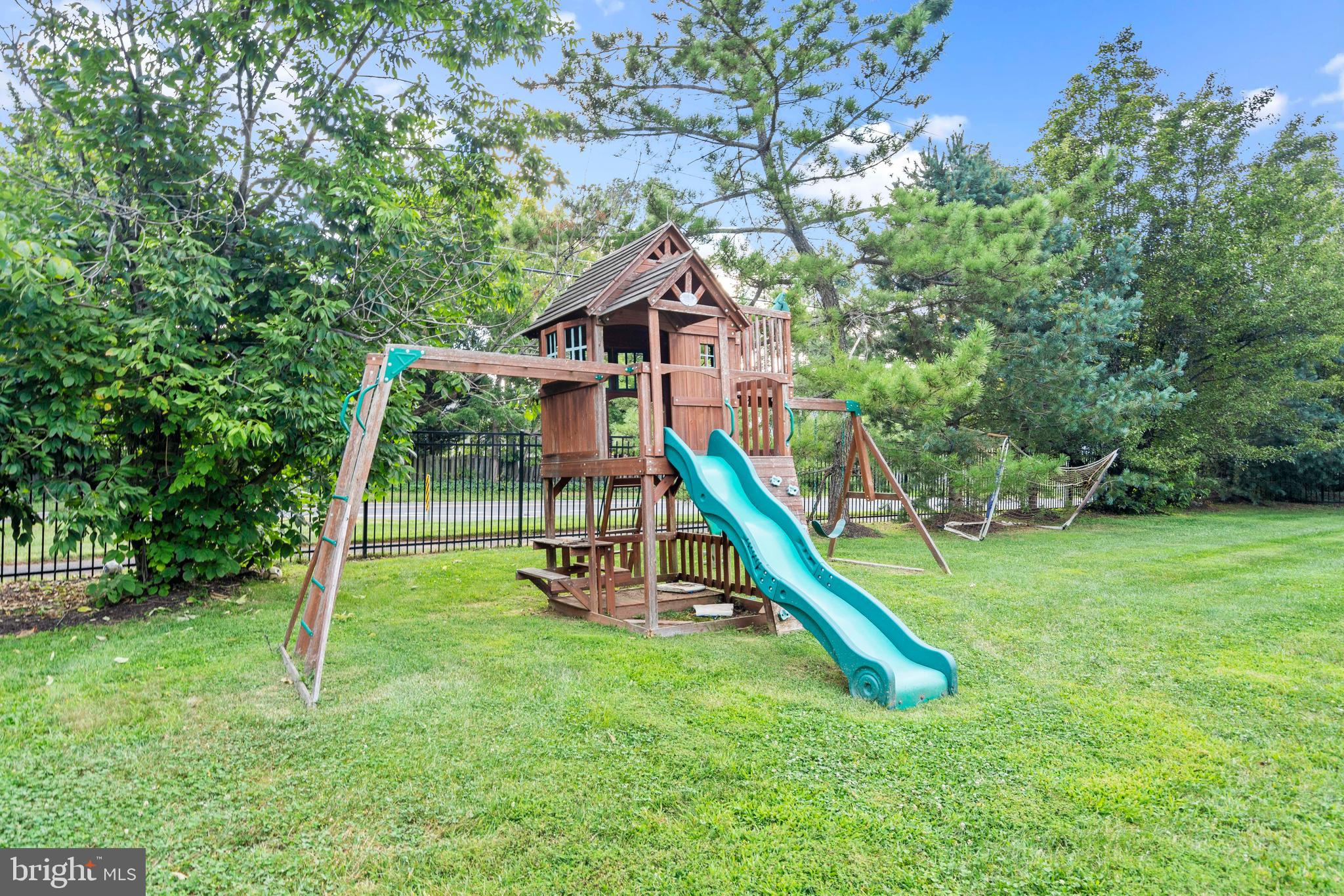 THOMPSONS CREST - Residential