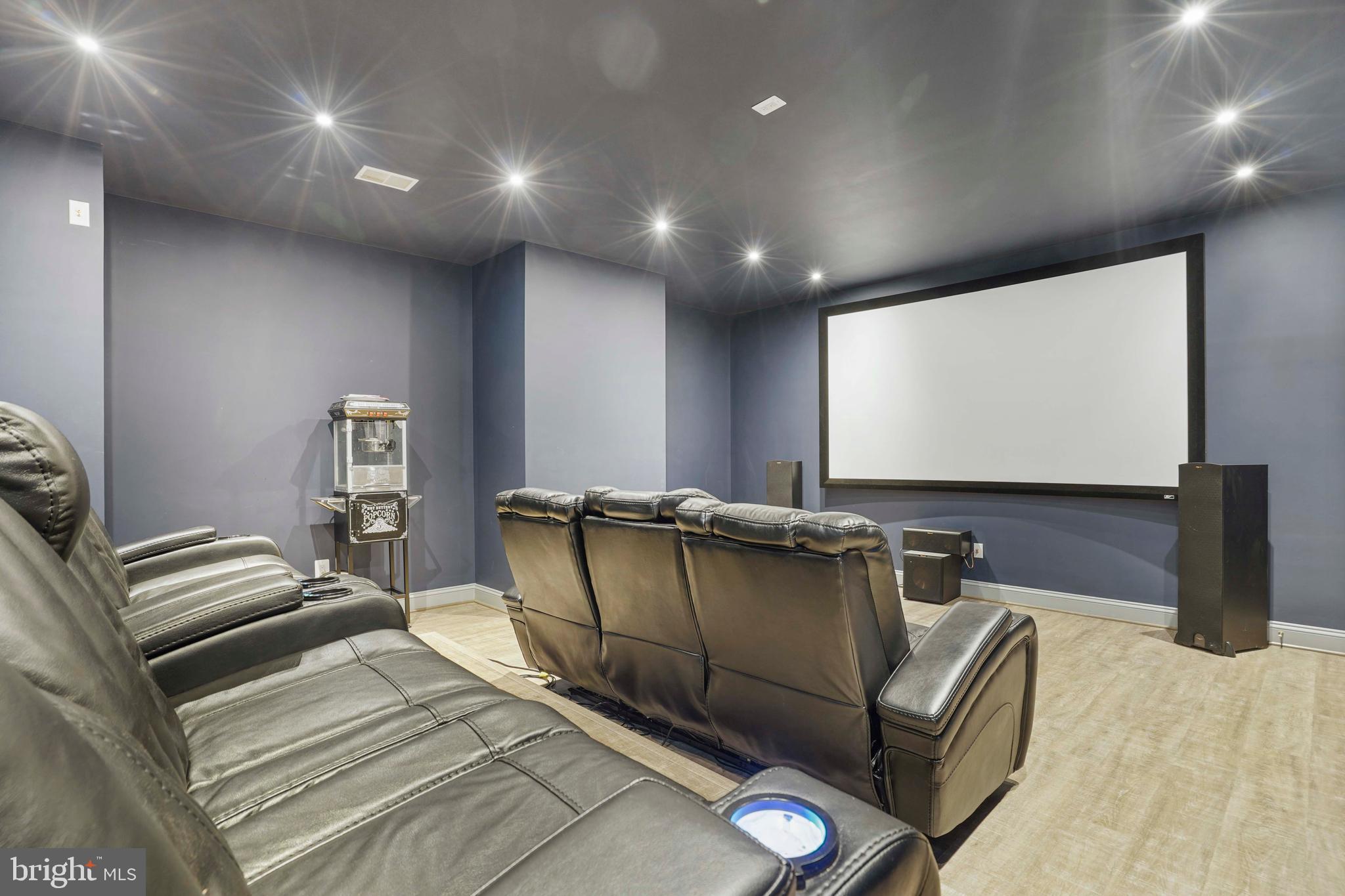 THOMPSONS CREST - Residential