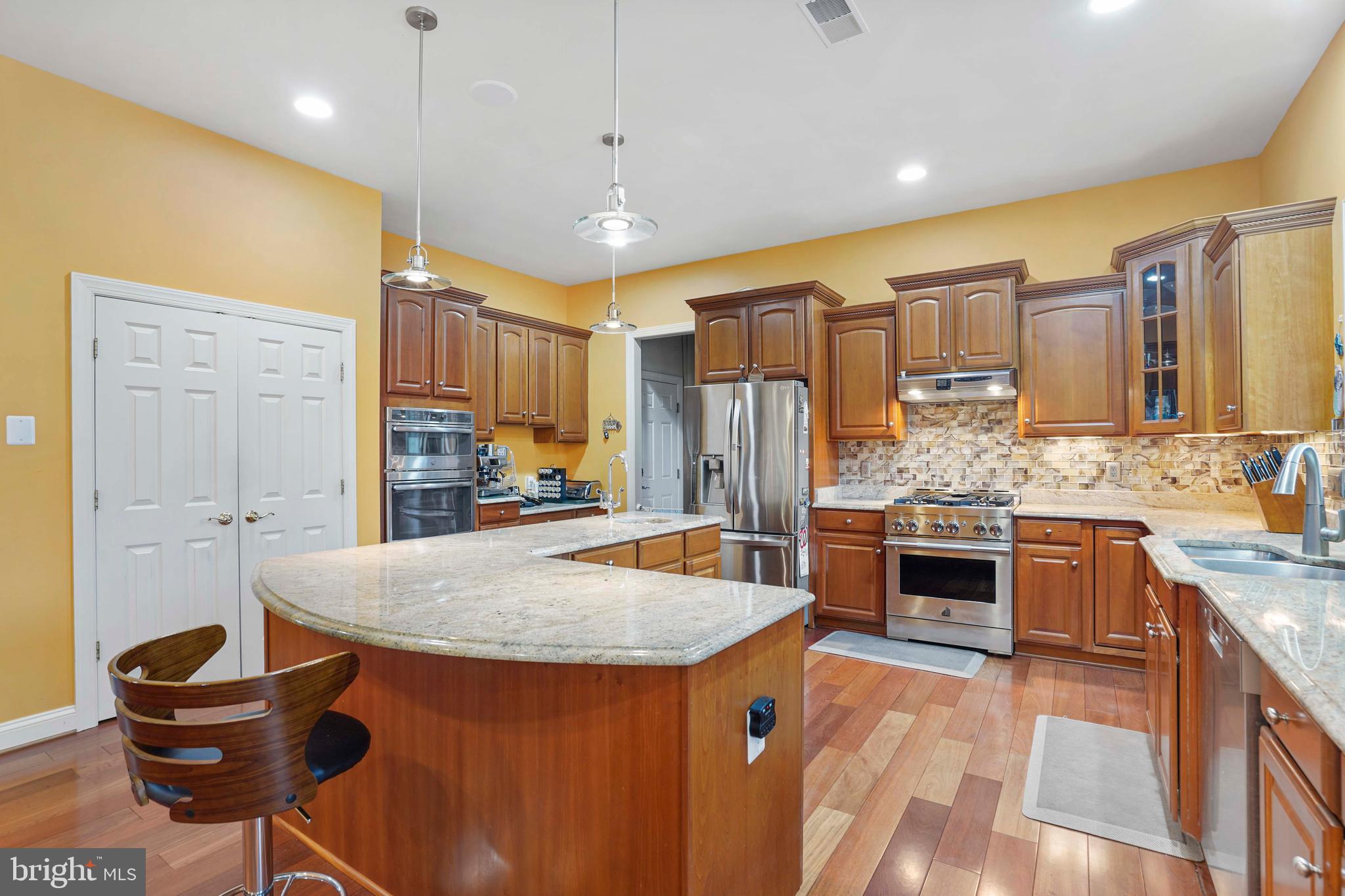 THOMPSONS CREST - Residential