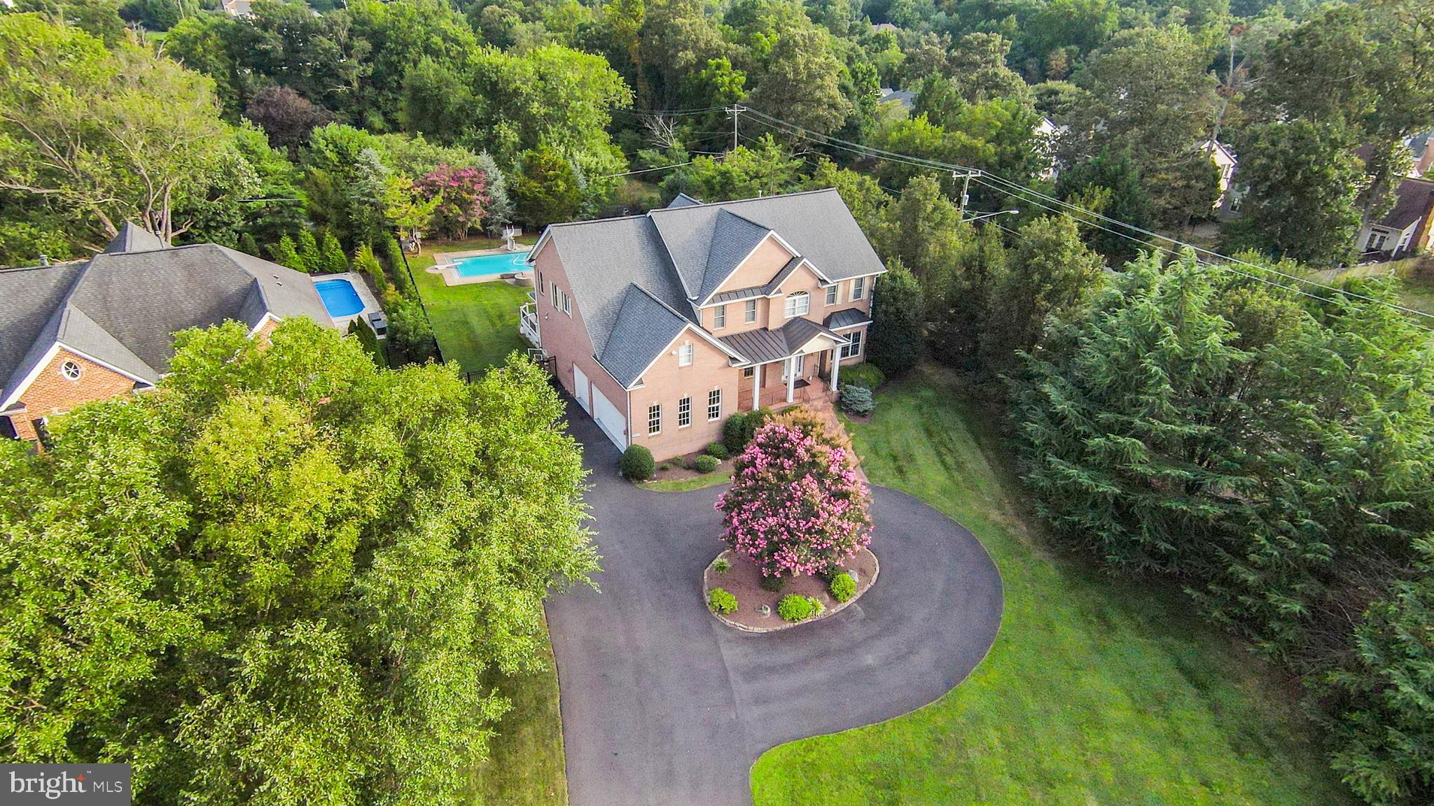 THOMPSONS CREST - Residential