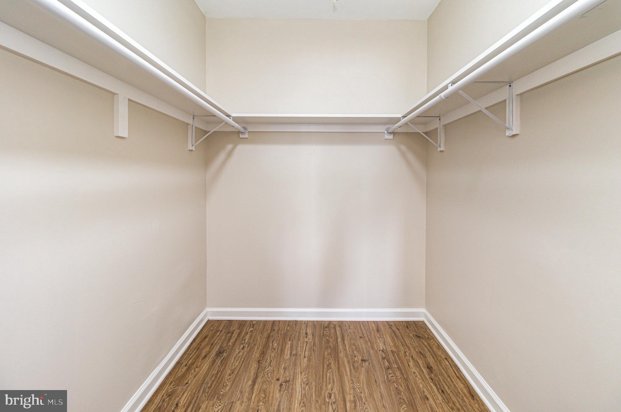 SHADOW WOODS - Residential